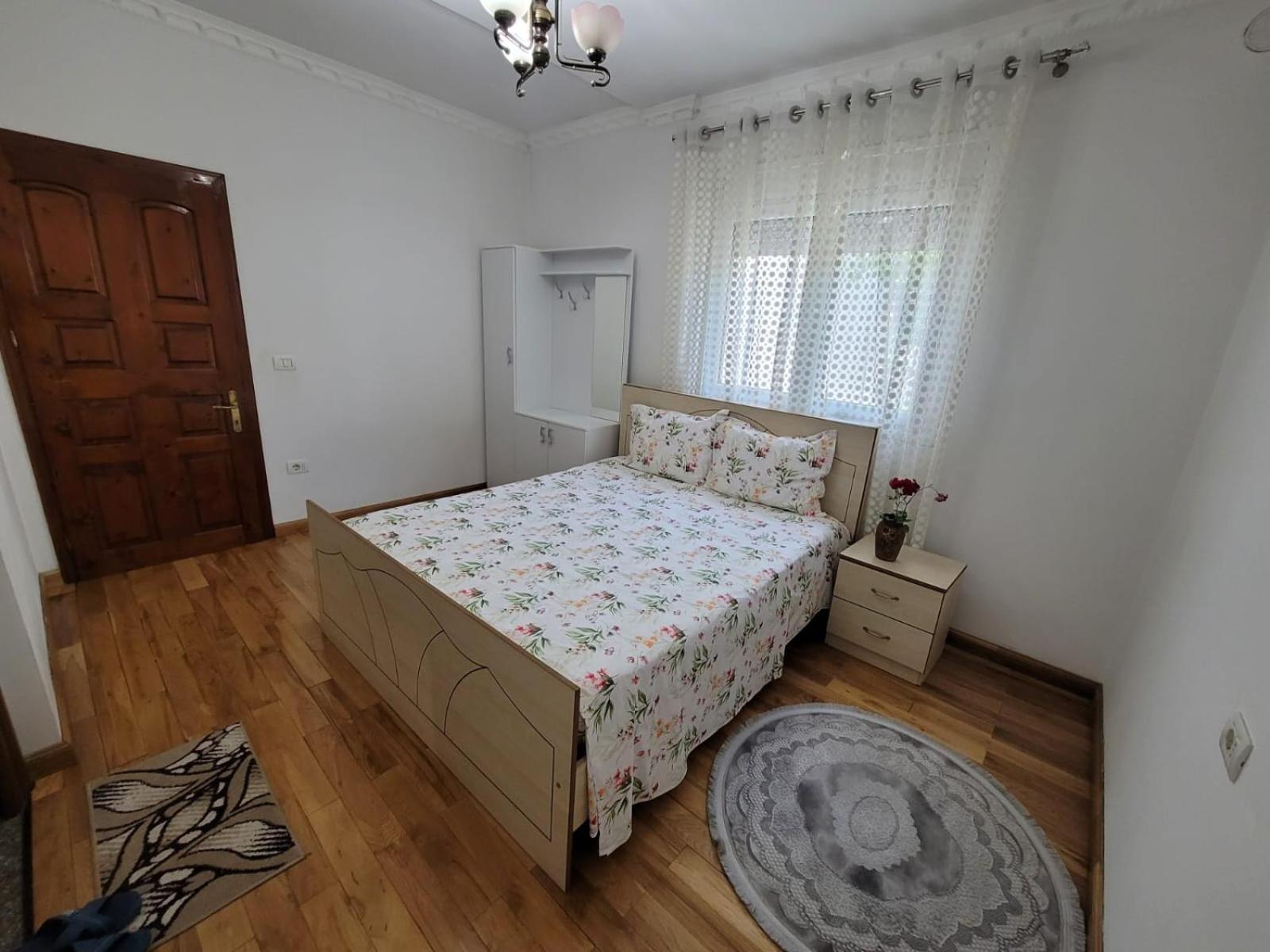 Private Room On A Shared Apartament Near Durres Beach Exterior photo