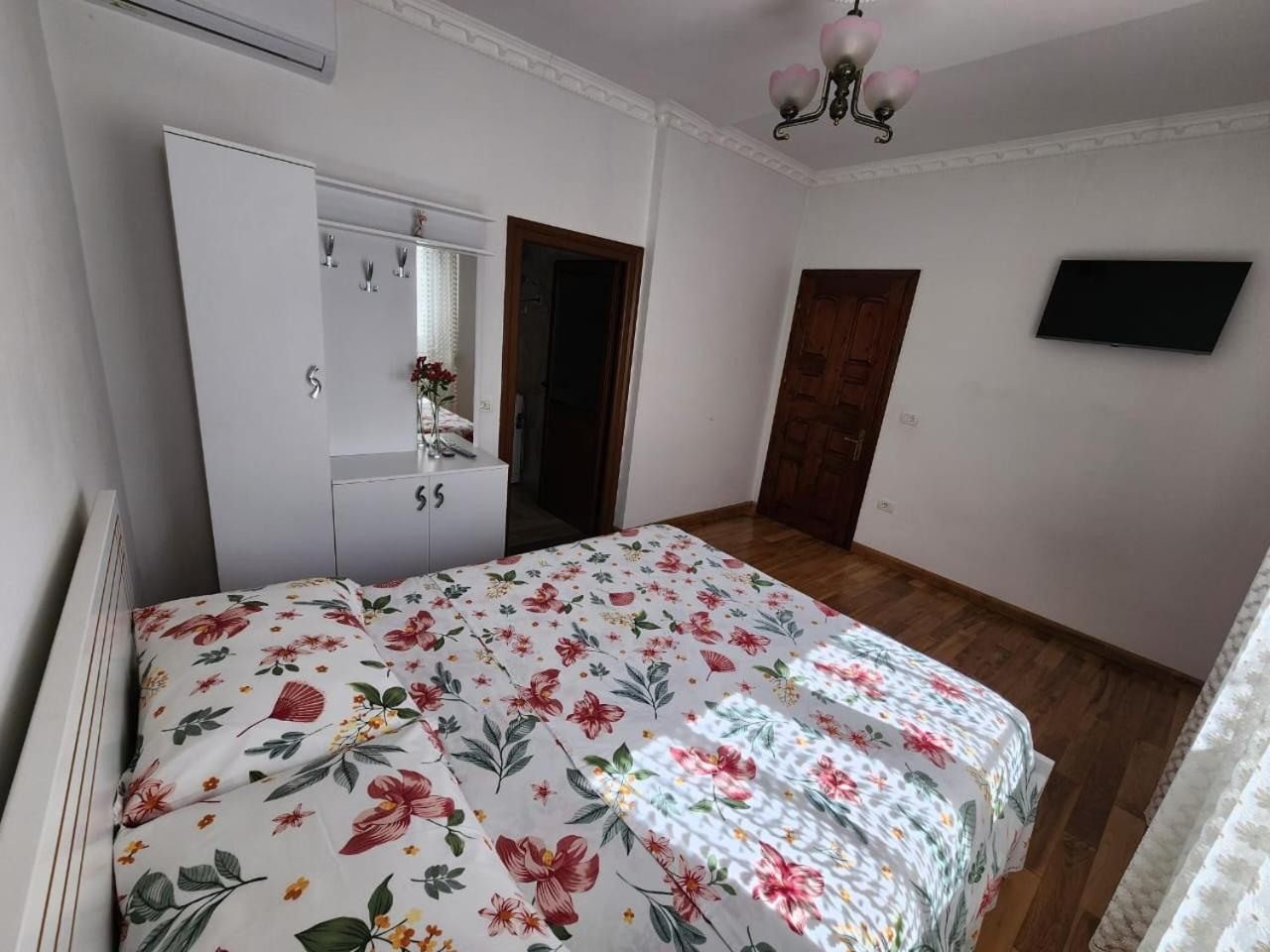Private Room On A Shared Apartament Near Durres Beach Exterior photo